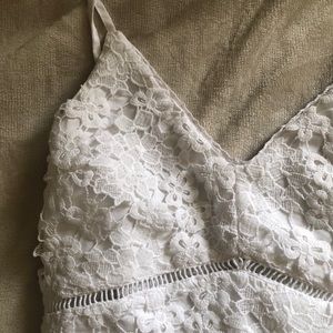 🦋White  Abercrombie and Fitch dress. Never worn🦋